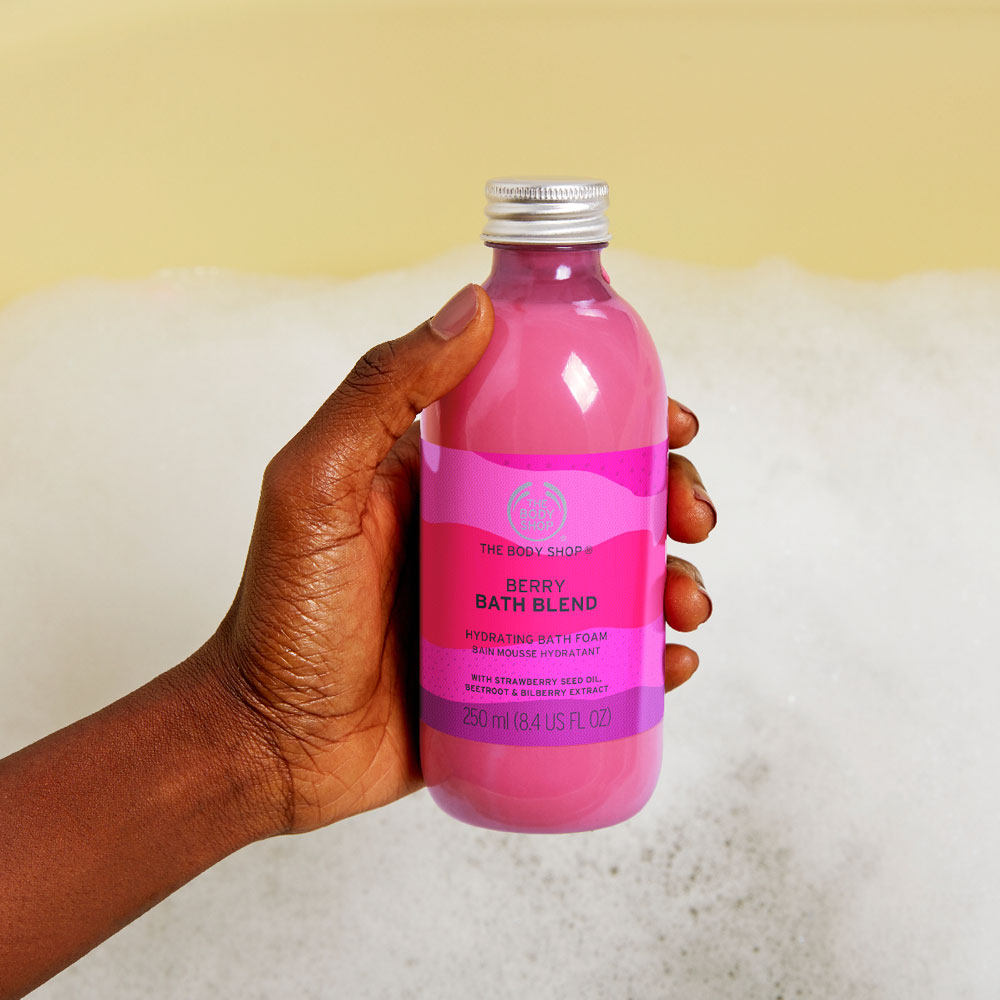 Restenverwertung funktioniert nicht nur in der Küche, sondern auch im Bad, wie das Beispiel der neuen, mit Superfood aus zweiter Wahl formulierten Bath Blends von The Body Shop zeigt.