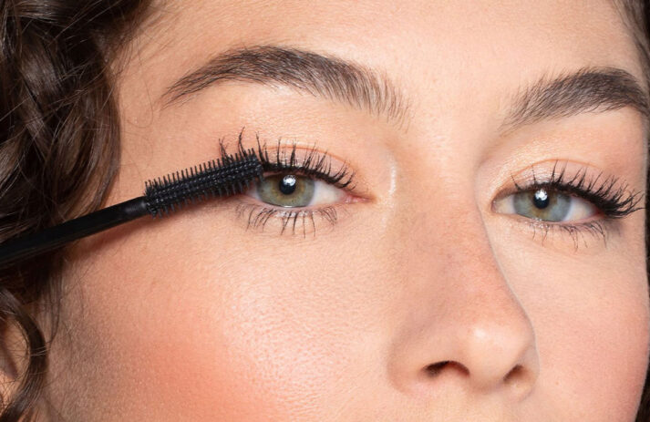 In den sonrisa Beauty-Favoriten stellt Katrin Roth ihre persönliche Beauty-Helden vor, die wirklich halten, was sie versprechen - so wie der Limitless Lash Mascara von Ilia Beauty.