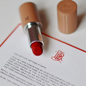 Nachhaltig schön? Das ist unter anderem möglich dank den Lippenstiften von la bouche rouge in der wieder auffüllbaren Hüllen, die von Hand angefertigt werden.