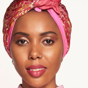 L' Oréal Paris will sich mit der Ernennung von Aktivistin Jaha Dukureh zur Botschafterin noch mehr für das Empowerment von Frauen einsetzen.