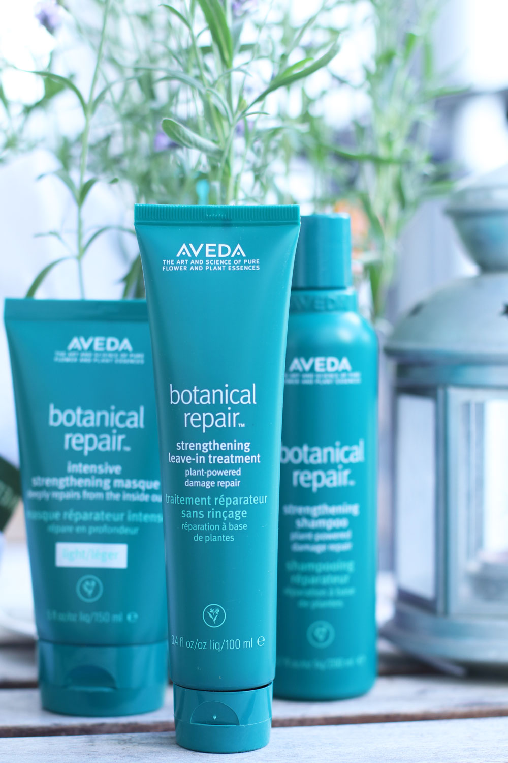 Aveda lanciert mit Botanical Repair eine bis zu 96 Prozent natürliche neue Pflegelinie für geschädigtes Haar. 