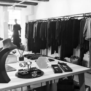 Gastbloggerin Sandra Gimmel nimmt uns mit auf einen Rundgang durch die Designboutique ABSYNT, wo ausschliesslich nachhaltige Produkte verkauft werden.