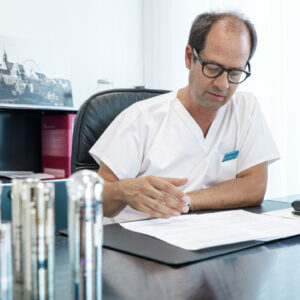 sonrisa war bei Dr. Andreas Arnold in der Basler Gemeinschaftspraxis Dermatologie am Rhein zu Besuch, der exklusiv für jedes Hautbedürfnis die wichtigsten Wirkstoffe verraten hat. Als Orientierung und Hilfe bei der Suche nach dem optimalen Pflegeprodukt für den eigenen Hauttypen.