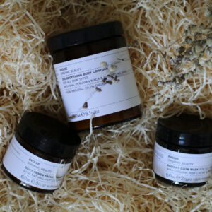 Gastbloggerin Florina testet für sonrisa vier Produkte der vielfach preisgekrönten Beauty-Linie von Evolve Organic Beauty aus England.