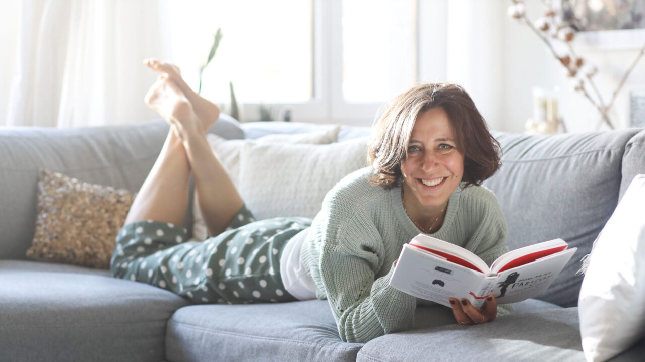 In den sonrisa Kultur Tipps vom Oktober 2020 gibt Empfehlungen zum Lesen, Schauen und Hören.