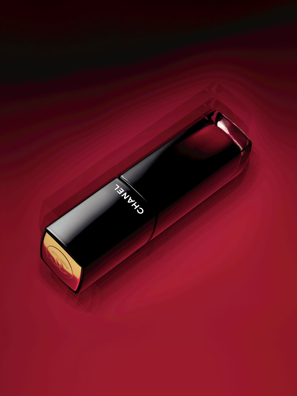 Glänzende Zeiten: der neue Lippenstift Rouge Allure Laque von Chanel überzeugt mit hohem Tragekomfort, schönem Glanz und langer Haltbarkeit.