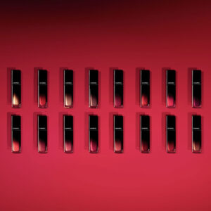 Glänzende Zeiten: der neue Lippenstift Rouge Allure Laque von Chanel überzeugt mit hohem Tragekomfort, schönem Glanz und langer Haltbarkeit.