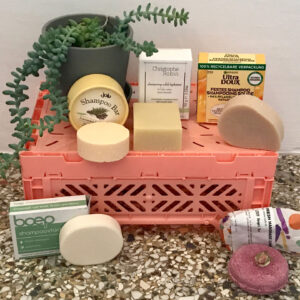 Sie schonen die Umwelt, aber sind sie auch gut für die Haare? Gastbloggerin Florina testet fünf feste Shampoos von Garnier, jolu, Christophe Robin, das Boep und Lush.