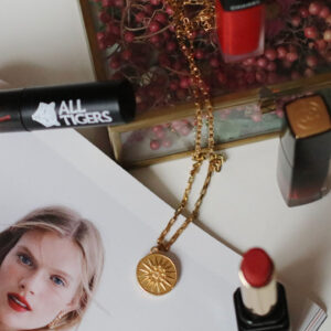 Auf sonrisa gibt es eine einfache Anleitung für die angesagten Blurred Lips.