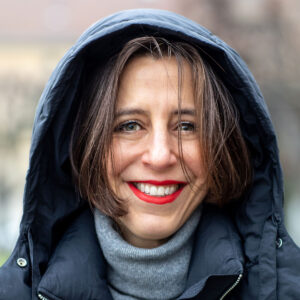 sonrisa knabbert am Dreikönigskuchen und träumt dabei vom perfekten Beauty-Blogger-Königsreich.