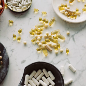 Ernährungswissenschaftlerin und Biochemikerin Dr. Vanessa Craig analysiert auf sonrisa die wichtigsten Mythen über Nahrungsergänzungsmittel.