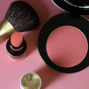 Pretty in pink: Die Makeup-Produkte der neuen Kollektion Rose Hermes sind eine wunderschöne Hommage an die Farbe Rosa.