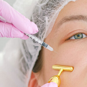 Was hilft wirklich gegen Augenschatten? Die Antworten auf diese und viele andere Fragen zu diesem Thema gibt es von Doppelfachärztin FMH für Plastische Chirurgie und Dermatologie Dr Inja Allemann in der neuen sonrisa-Serie Schattenspiele.