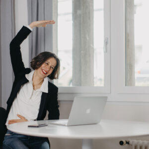 In der exklusiven Serie sonrisa x HIRANOTRAINING gibt es von Sportwissenschaftler und Mental Coach Julien Hirano einfache Tipps für die geistige und körperliche Fitness – heute mit einem Video zum Thema 