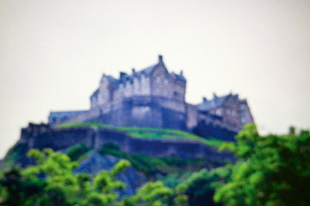Mit Paris-Édimbourg – dem neusten Duft aus der Les Eaux Chanel Kollektion – reisen wir an einen weiteren Lieblingsort von Mademoiselle Chanel. Die Geschichte dazu gibt es auf sonrisa zum Nachlesen.