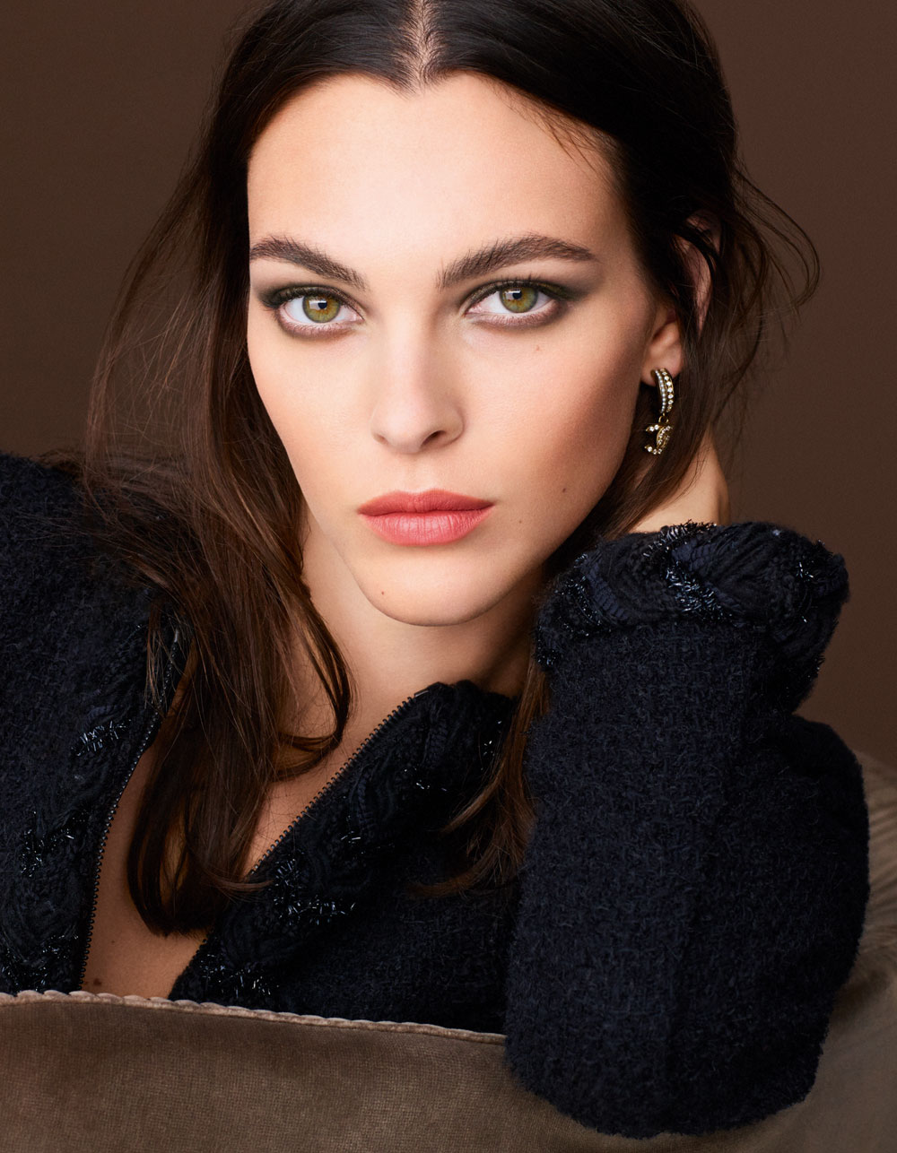 Chanel präsentiert mit Ton-sur-Ton eine stimmige Makeup-Kollektion, mit der automatisch Vorfreude auf den Herbst aufkommt. 