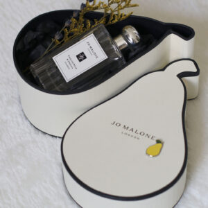 Den Duft-Bestseller English Pear & Freesia von Jo Malone London gibt es als limtierter Auflage neu in besonderer Verpackung.