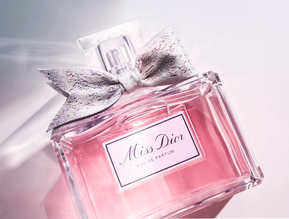 sonrisa war mit Dior in Grasse, von sie Dir alle Informationen zum neuen Damenduft Miss Dior Eau de Parfum mitbegracht hat. 