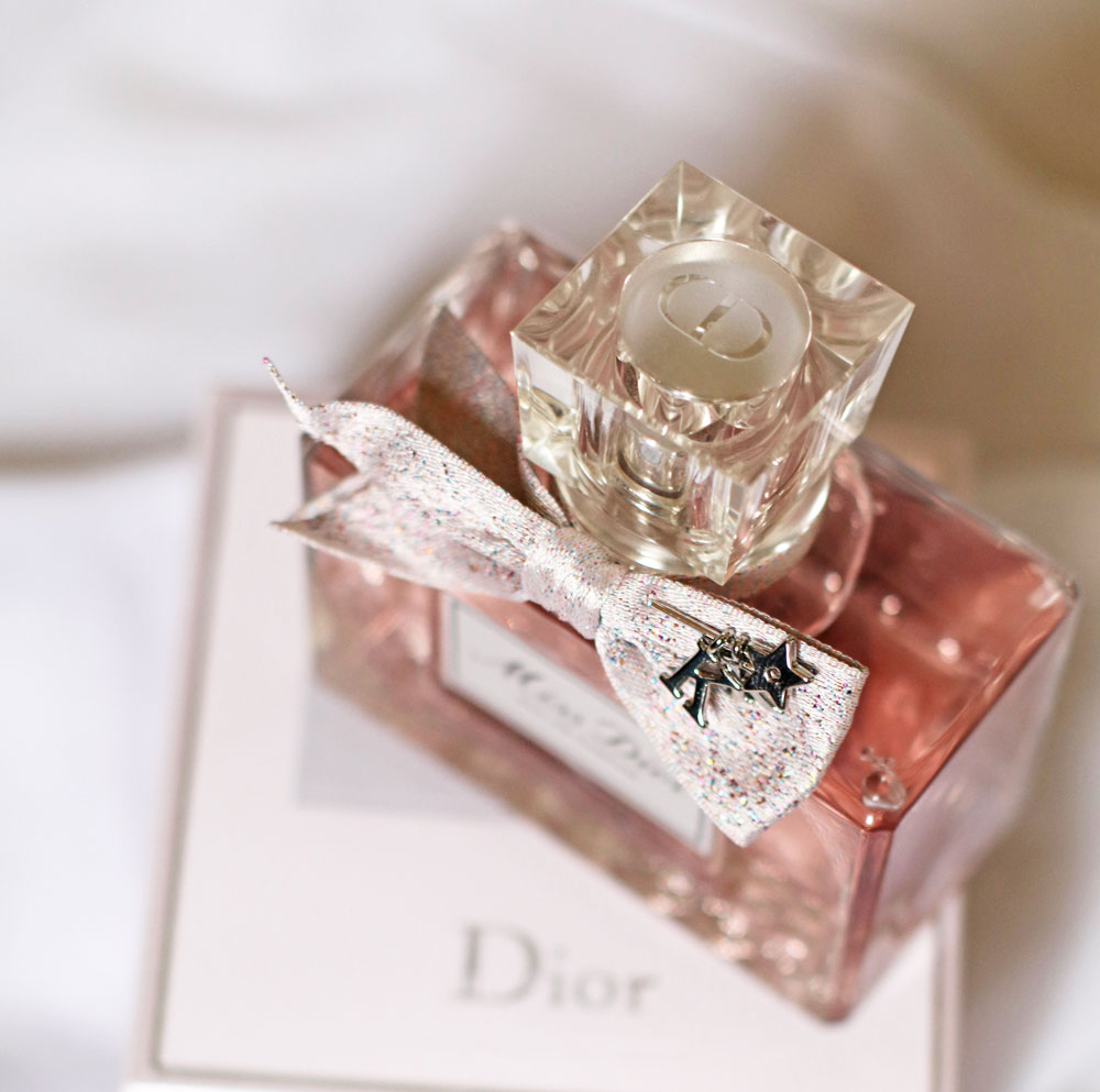 sonrisa war mit Dior in Grasse, von sie Dir alle Informationen zum neuen Damenduft Miss Dior Eau de Parfum mitbegracht hat. 