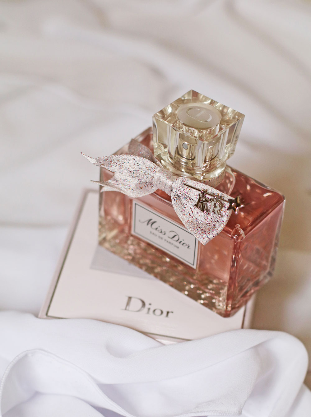sonrisa war mit Dior in Grasse, von sie Dir alle Informationen zum neuen Damenduft Miss Dior Eau de Parfum mitbegracht hat.