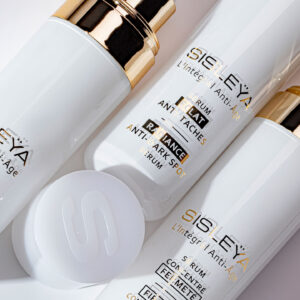 Die Beauty-Profis von Sisley erklären im FAQ auf sonrisa, was es mit Seren auf sich hat.