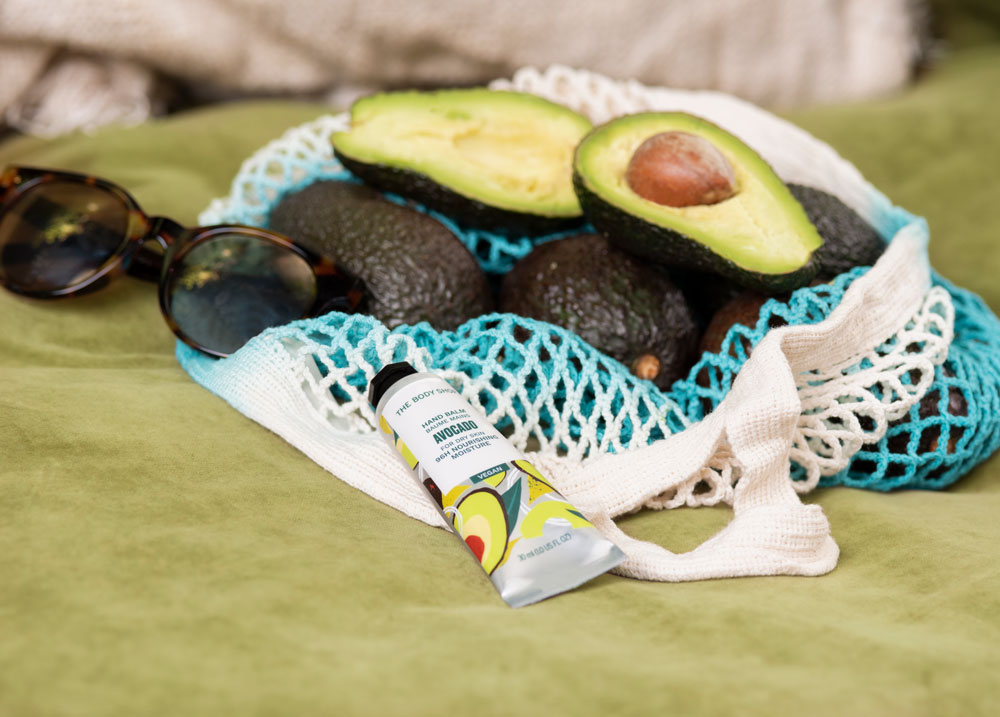 The Body Shop lanciert die neue Avocado-Körperpflegelinie mit nachhaltig gewonnenem Avocadoöl. 