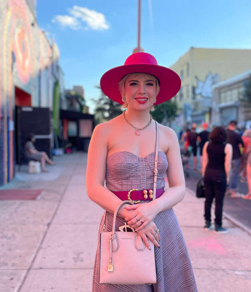Kulturjournalistin Susanna Petrin befragt als sonrisa-Gastbloggerin in der neuen Rubrik "Beautiful in New York" die Menschen vor Ort, was sie unter Schönheit verstehen, dieses Mal Kosmetierin Gabrielle aus Brooklyn.