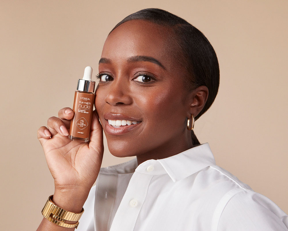 Schnell und effizient: In der Rubrik Beauty-Quickie stellt sonrisa praktische Kosmetik-Artikel vor, mit denen sich wertvolle Zeit einsparen lässt - wie etwa dem neuen Perfect Match getönten Serum von L' Oréal Paris. 