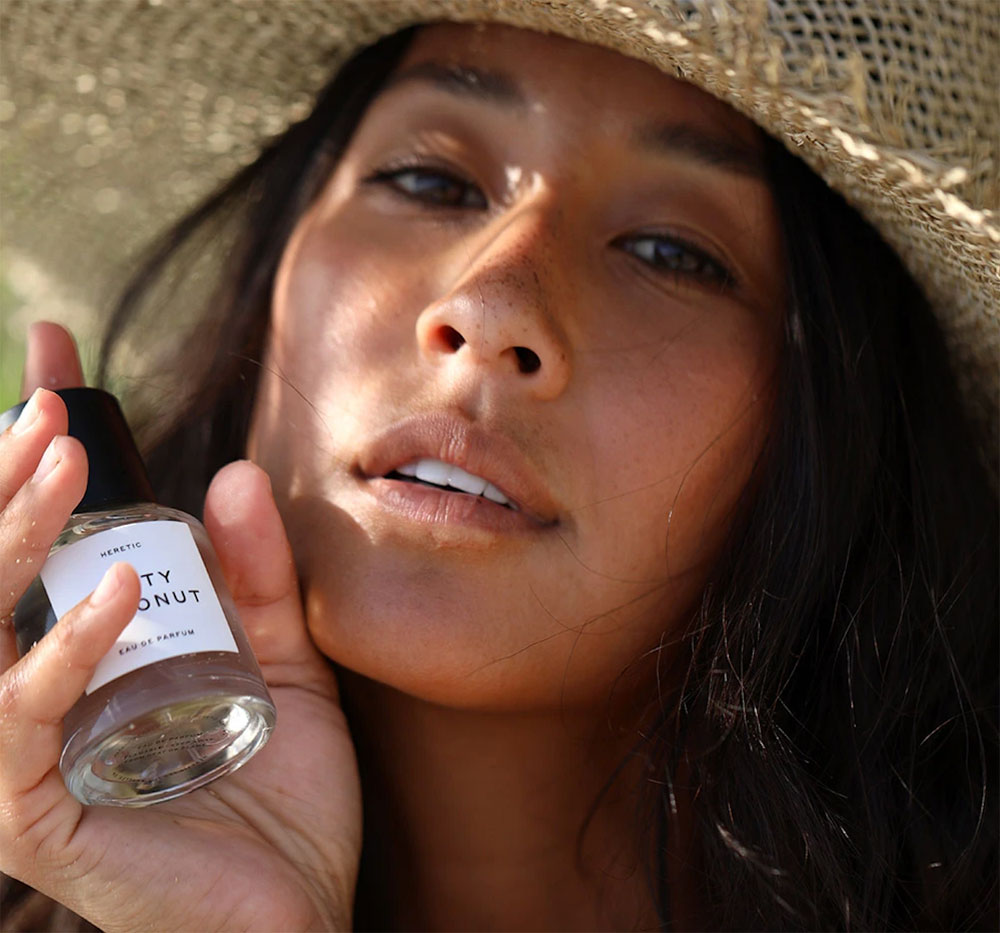 Dirty Coconut von Heretic Parfum bringt einen Hauch von Tropen-Exotik in den Alltag. 