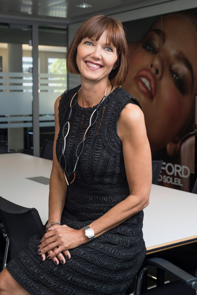 Maike Kissling, General Manager der Estée Lauder Companies Schweiz, erklärt auf sonrisa, woher die Pink Ribbon Kampagne kommt und warum sie nach wie vor aktuell ist. 