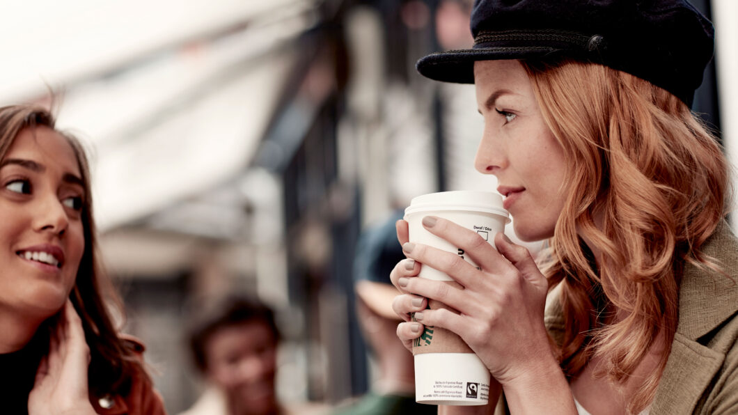 Cheers: sonrisa verlost ein exklusives Kaffee-Set von Starbucks