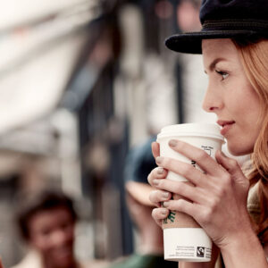 Hoch die Tassen! sonrisa verlost ein exklusives Kaffee-Set von Starbucks im Wert von über 100 CHF. Einfach so, weil Du es verdient hast!