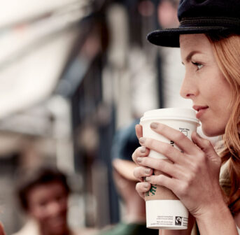 Hoch die Tassen! sonrisa verlost ein exklusives Kaffee-Set von Starbucks im Wert von über 100 CHF. Einfach so, weil Du es verdient hast!