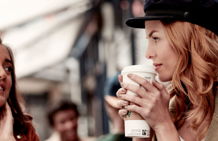 Hoch die Tassen! sonrisa verlost ein exklusives Kaffee-Set von Starbucks im Wert von über 100 CHF. Einfach so, weil Du es verdient hast!
