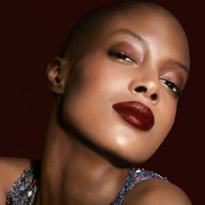 In den Beauty-News vom November 2021 auf sonrisa.ch findest Du eine Übersicht mit den besten Lancierungen aus dem Beauty-Kosmos.