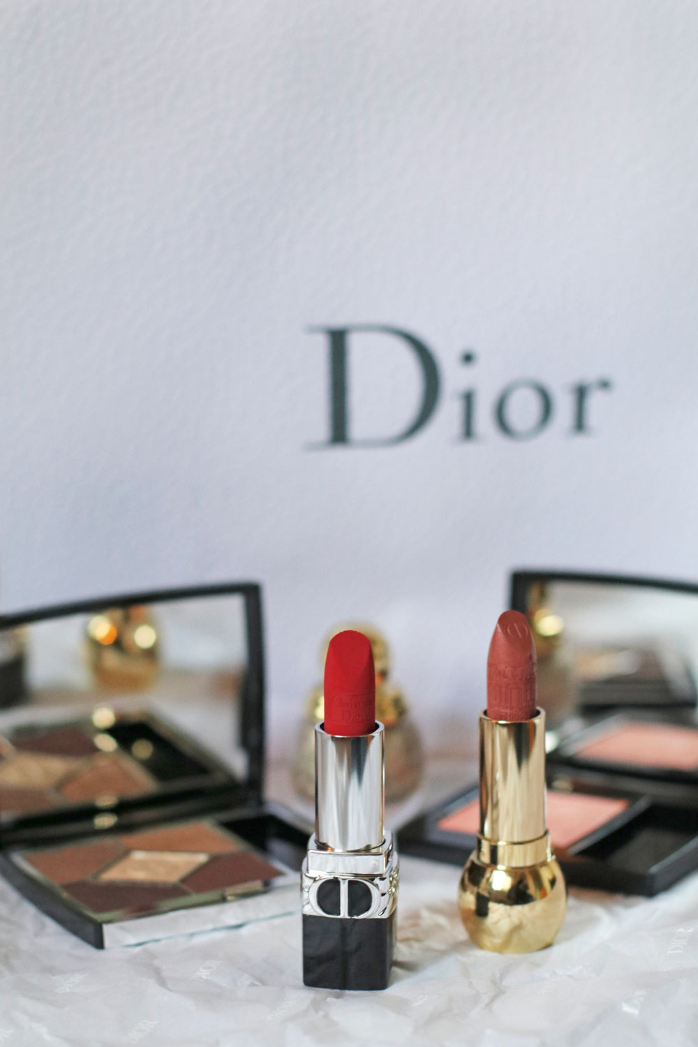 Die Dior Holiday Collection 2021 The Atelier of the Dreams ist eine Hommage an die legendäre Adresse des Hauptsitzes in Paris. 