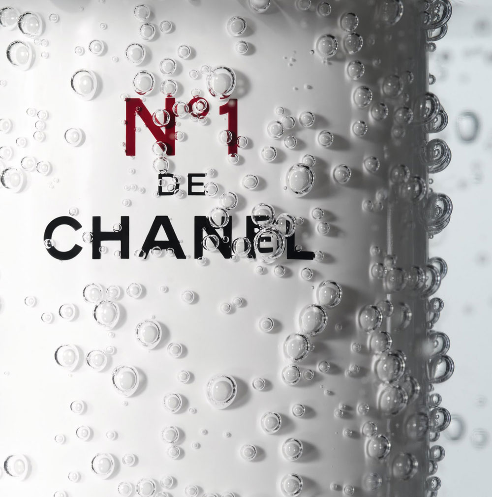 Chanel lanciert mit N° 1 de Chanel eine cleane und nachhaltige Beauty-Linie für ein ganzheitliches Pflegeritual. 