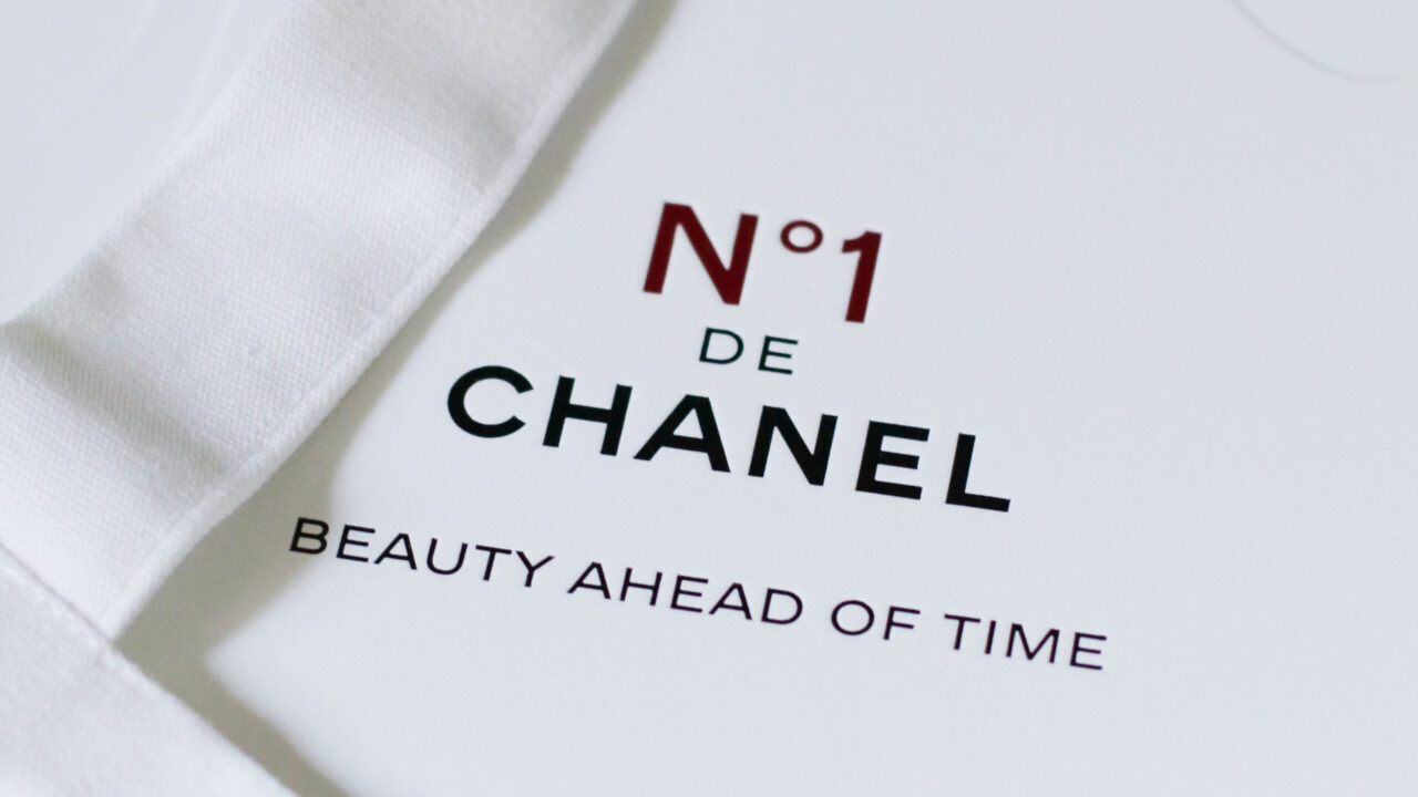 Chanel lanciert mit N° 1 de Chanel eine cleane und nachhaltige Beauty-Linie für ein ganzheitliches Pflegeritual.