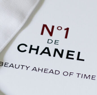 Chanel lanciert mit N° 1 de Chanel eine cleane und nachhaltige Beauty-Linie für ein ganzheitliches Pflegeritual.