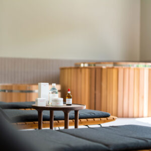 Wow! Westlich von Paris wurde im Luxushotel Domain de Primard der erste Spa von Susanne Kaufmann in Frankreich eröffnet.