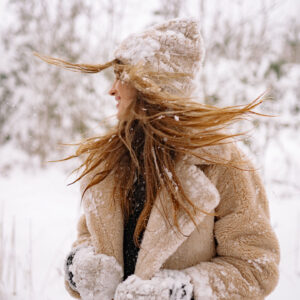 Glänzende Walla-Mähne statt Stroh auf dem Kopf: auf sonrisa gibt es die besten Haar-Tipps für den Winter – alle selbst getestet und für gut befunden.