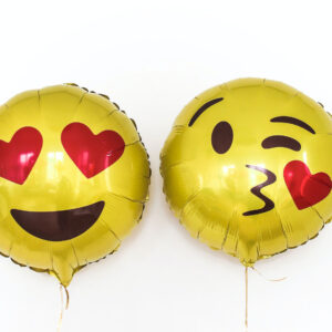 Wer das Fest der Liebe damit feiern möchte, sich und/oder einem Lieblingsmenschen ein Lächeln zu schenken, findet auf sonrisa die passenden Tipps dafür.