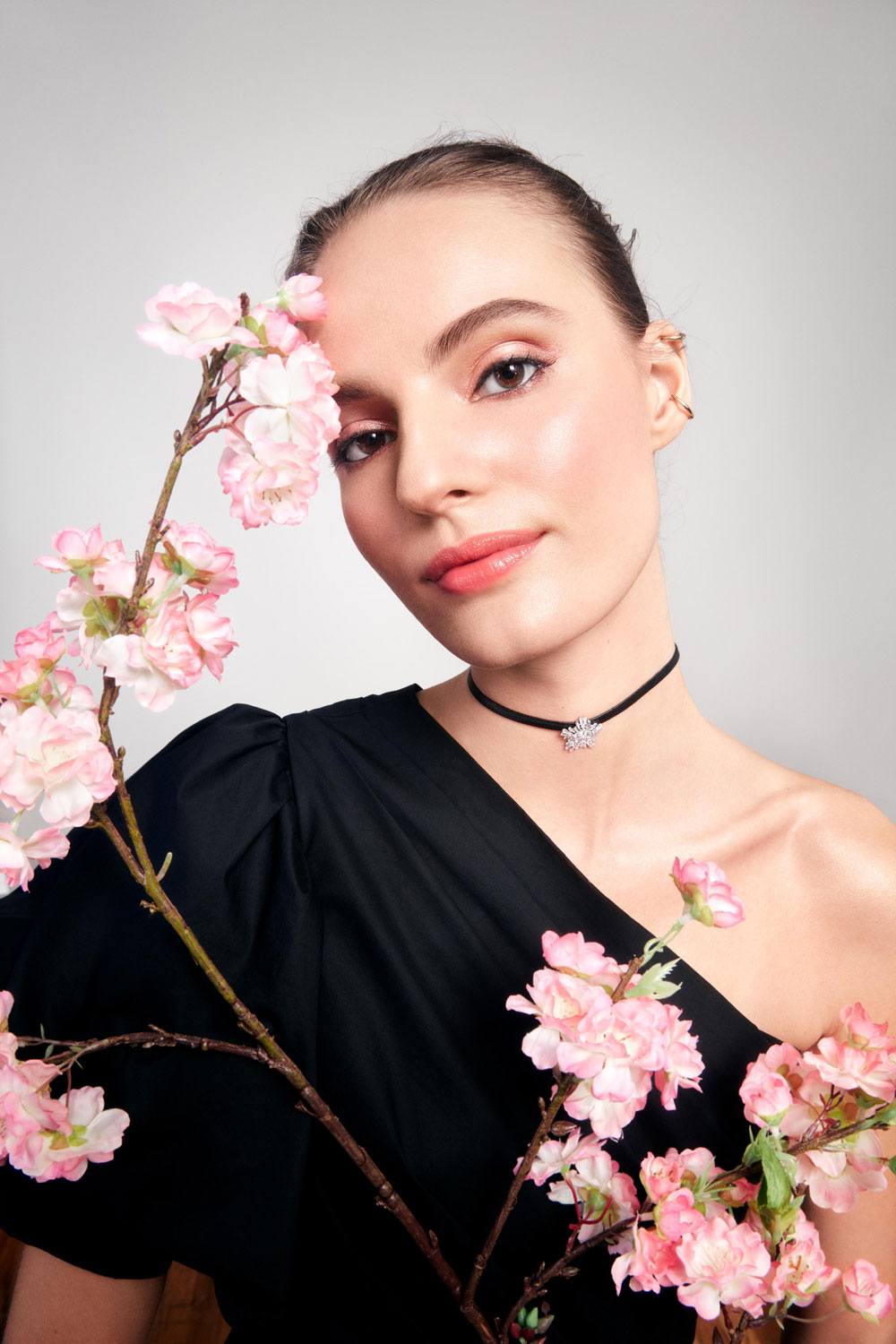Die Bobbi Brown Glow & Blossom Sakura Kollektion ist inspiriert von New York und überzeugt mit sanften Farben in Blütentönen. 