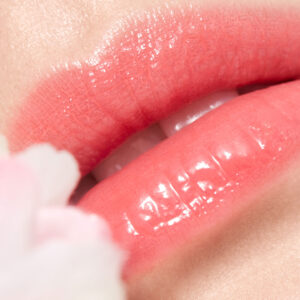 Die Bobbi Brown Glow & Blossom Sakura Kollektion ist inspiriert von New York und überzeugt mit sanften Farben in Blütentönen.