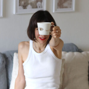 Auf sonrisa gibt es die besten (Beauty-)Tipps, wie sich die Frühlingsmüdigkeit austricksen lässt.