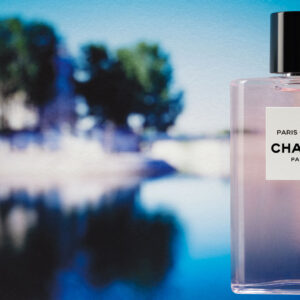 Mit Paris-Paris erhält die legendäre Duft-Kollektion Les Eaux de Chanel Zuwachs um einen wunderbaren Unisex-Duft, der zum Träumen von der Hauptstadt einlädt.