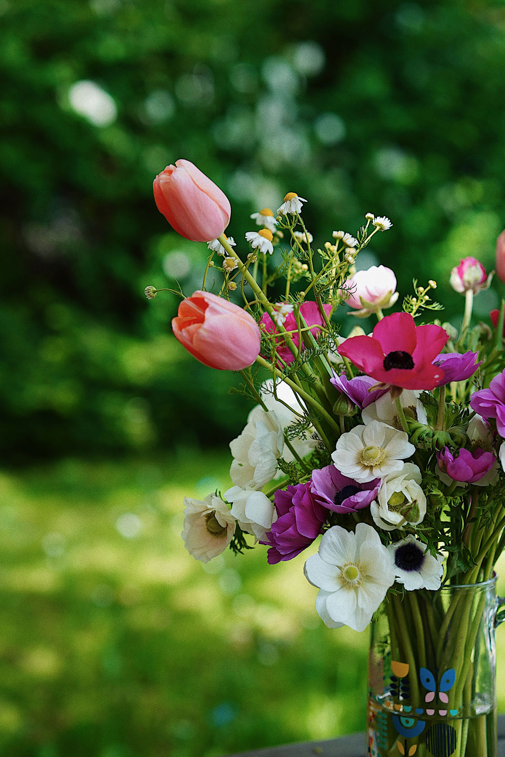 Flowerpower und Frauenpower: sonrisa verlost zwei Bons für den Onlineshop Bluemlisex von Girlboss Ulrike, die nachhaltige Blumen aus der Schweiz anbietet.