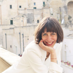 Der Sommer 2022 hat offziell begonnen – und auf sonrisa gibt es dazu die besten Beauty-Tipps für die schönste Jahreszeit.