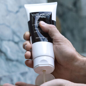 Schnell und effizient: In der Rubrik Beauty-Quickie stellt sonrisa praktische Kosmetik-Artikel vor, mit denen sich wertvolle Zeit einsparen lässt - wie etwa die neue Haarpflege von Sisley, zu der es alle Informationen auf einen Blick gibt.