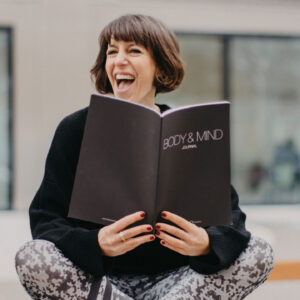 In der exklusiven Serie sonrisa x HIRANOTRAINING gibt es von Sportwissenschaftler und Mental Coach Julien Hirano einfache Tipps für die körperliche und geistige Fitness – heute wie man sich im Winter zum Training motiviert.